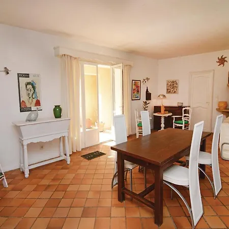 Three-bedroom Holiday In *