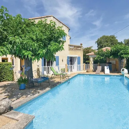 Three-bedroom Holiday In * Collias