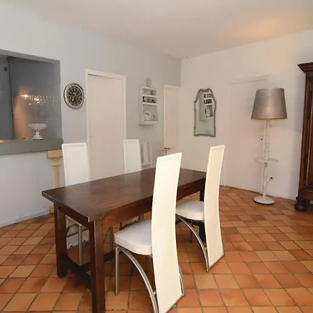 Three-bedroom Holiday In Feriehus Collias