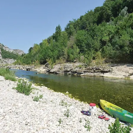 Three-bedroom Holiday In Collias